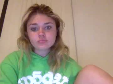 webcam girl cassidyyqueen image #4323223