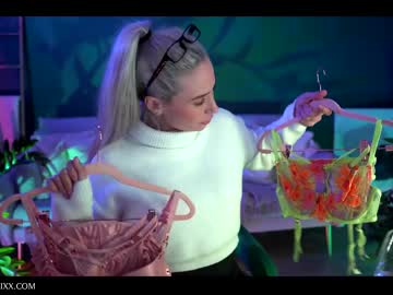 webcam girl provocatrixx image #3269984