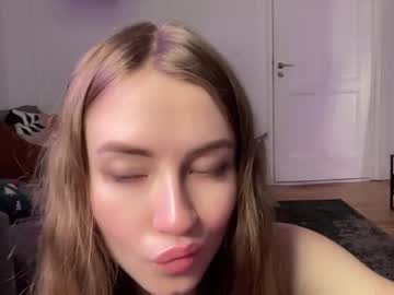 webcam girl strawberryjamx image #3213407