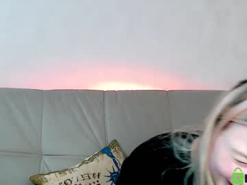 webcam girl shy_blondiee image #3656530