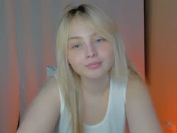 webcam girl shy_blondiee image #3670562