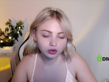 webcam girl shy_blondiee image #3728655