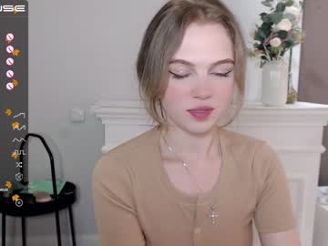 webcam girl small_blondee image #2880645