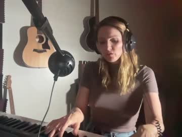webcam girl kaileeshy image #3358437