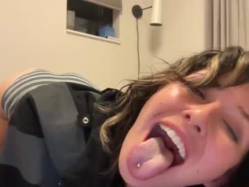 webcam girl sluttylilsister image #4079364