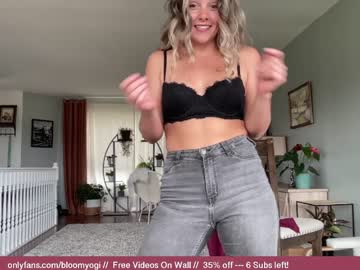 webcam girl bloomyogi image #1919684