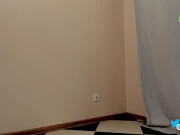 webcam girl hollyextra image #5580797