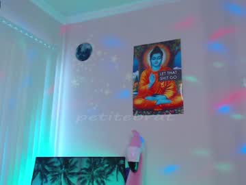 webcam girl petitebrat image #1345631