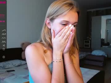 webcam girl shy_mirabel image #2651092