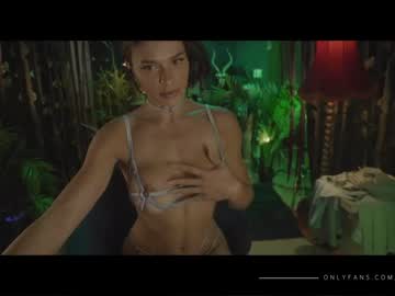 webcam girl lucieoude_ image #2588640