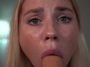 webcam girl cute__foxy image #4290775
