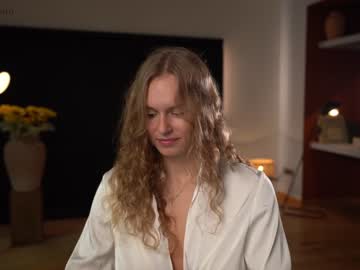 webcam girl chillwithkira image #3032247