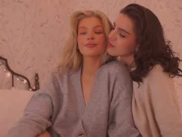 webcam girl _2strangers image #873779