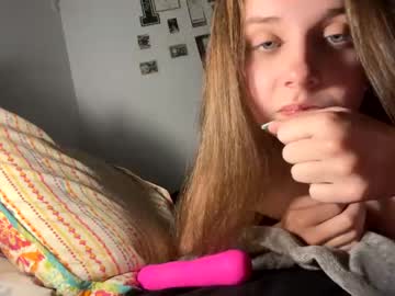 webcam girl petitegirluvsdick image #1863535