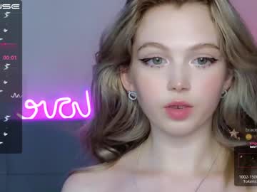 webcam girl small_blondee image #4617826
