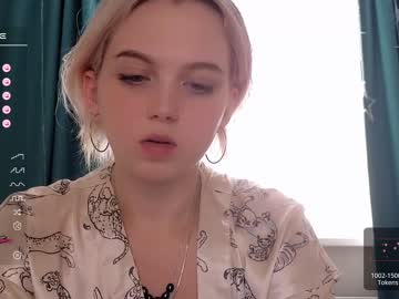 webcam girl small_blondee image #5219587