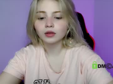 webcam girl shy_blondiee image #3864191