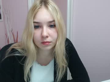 webcam girl lila_page image #1147483
