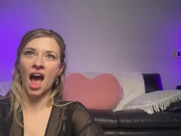 webcam girl saraloverays image #6063597