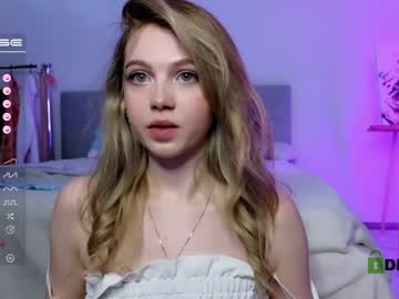 webcam girl small_blondee image #4732708