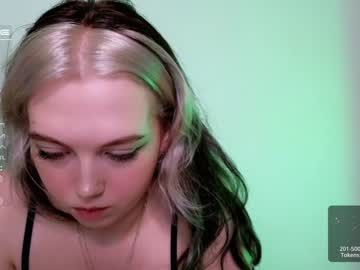 webcam girl small_blondee image #4767447