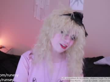 webcam girl runesy image #2001061