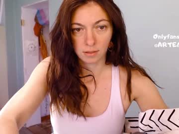 webcam girl artemisfit image #1633052