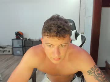 webcam man cowsgomoo101 image #1325454