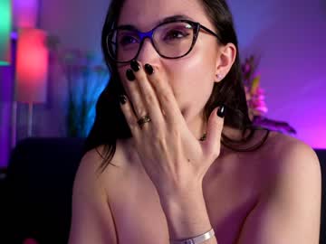 webcam girl littlee33 image #2781162