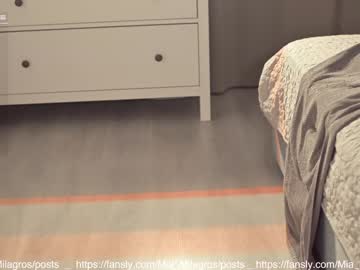webcam girl mia_milagros image #2568067