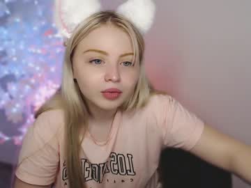 webcam girl shy_blondiee image #3720107