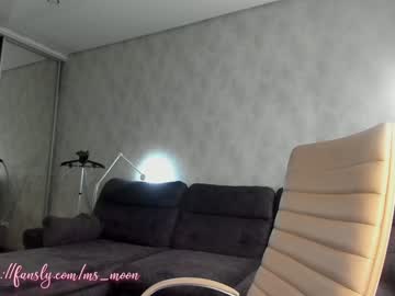 webcam girl tia__moon image #2336444