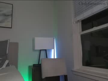 webcam couple ari_lovexo image #2796062