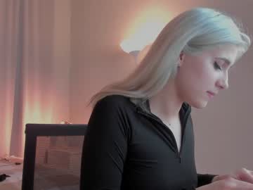 webcam girl whitewidooowww image #804340