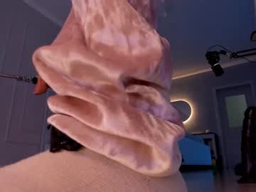 webcam girl aerri_lee image #3162725