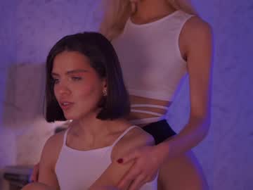 webcam girl _2strangers image #2157771