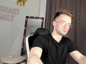 webcam couple dominant_family image #1731628