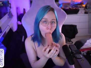 webcam girl blue_mooncat image #6900459