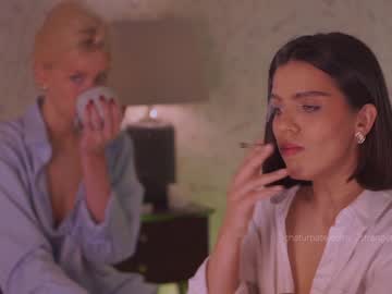 webcam girl _2strangers image #2329641