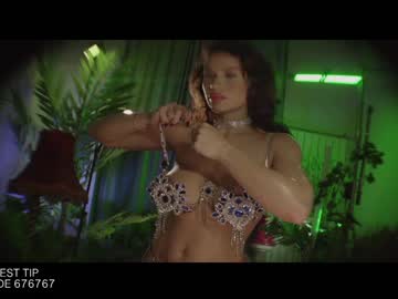 webcam girl lucieoude_ image #3757476