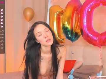 webcam girl keylalong image #4639344