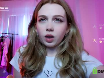 webcam girl small_blondee image #4711167
