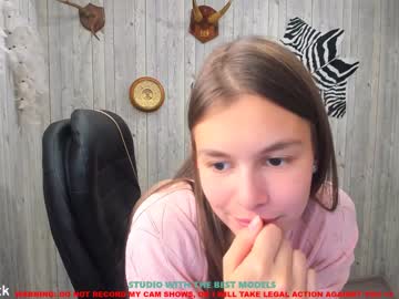 webcam girl shy__mia image #459452