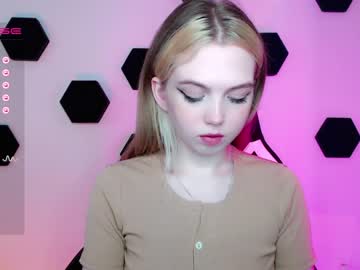 webcam girl small_blondee image #4273658