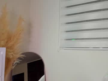 webcam girl veroniqe_lounge image #2244253