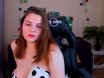 webcam girl lillillyevans image #3646048