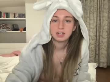 webcam girl lilmills image #1052834
