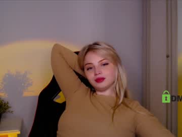 webcam girl shy_blondiee image #3749145