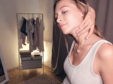 webcam girl wave_of_happy_ image #5499237