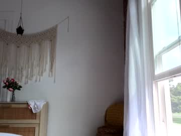 webcam girl littlegreekflower image #5070874